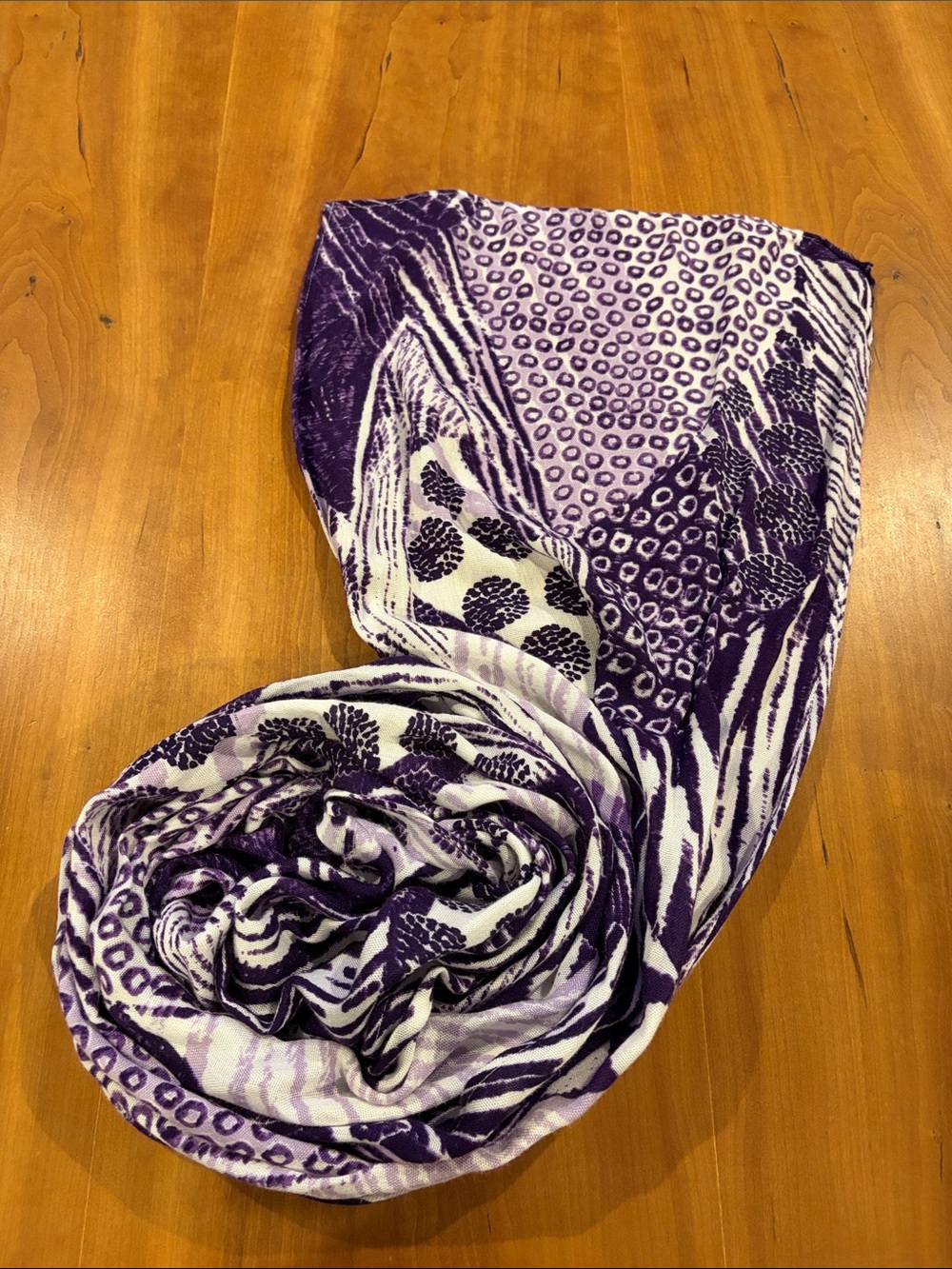 Purple Patterned Decorative Scarf - Picture 3 of 3